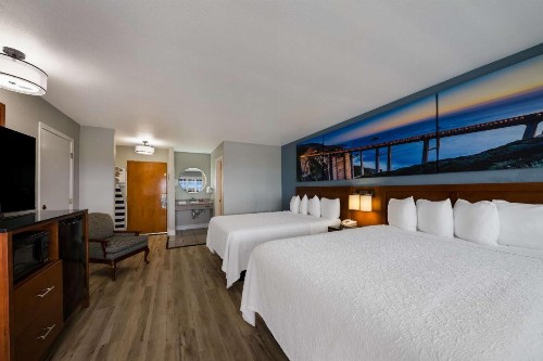 Days Inn by Wyndham San Simeon - image 22