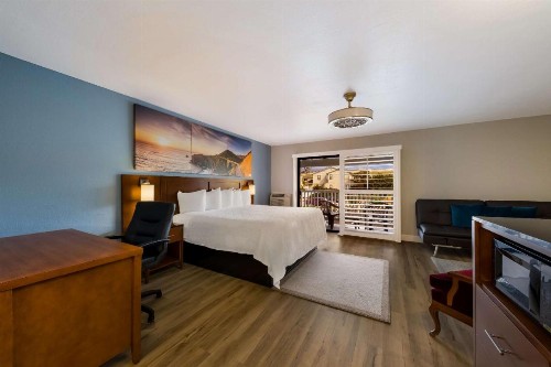Days Inn by Wyndham San Simeon - image 28