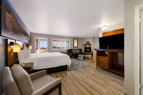 Days Inn by Wyndham San Simeon - image 30
