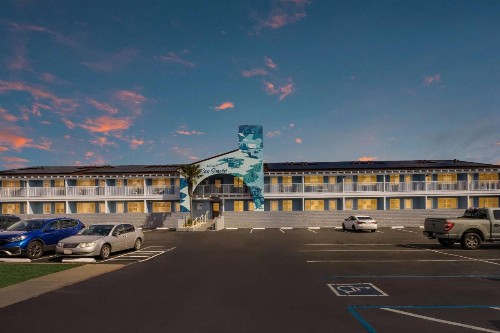 Days Inn by Wyndham San Simeon - image 4