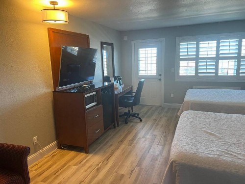 Days Inn by Wyndham San Simeon - image 46