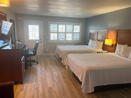 Days Inn by Wyndham San Simeon - image 47