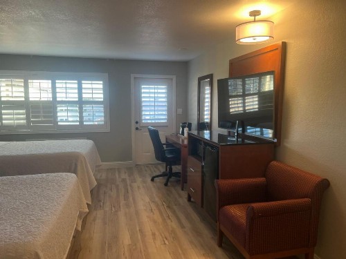 Days Inn by Wyndham San Simeon - image 49