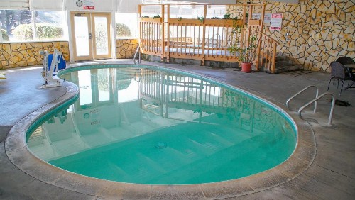 Silver Surf Motel - image 12