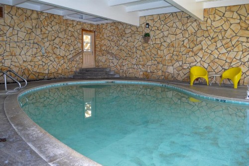 Silver Surf Motel - image 20