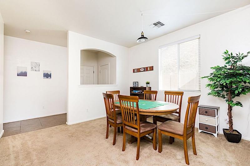 Retreat at San Tan 4BR by Casago - image 4