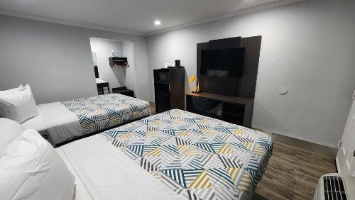 Knights Inn San Ysidro - image 10