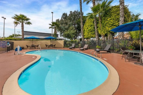 Best Western Americana Inn - image 13