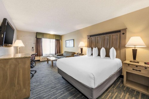 Best Western Americana Inn - image 15