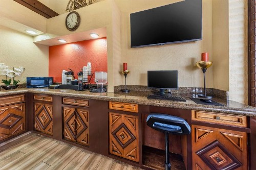 Best Western Americana Inn - image 30