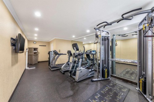 Best Western Americana Inn - image 33