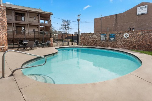 Cedar Street Hotel & Suites - image 49