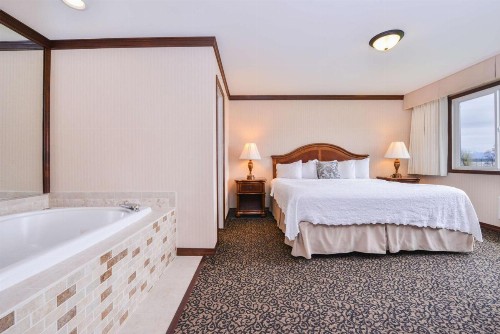 Best Western Edgewater Resort - image 13