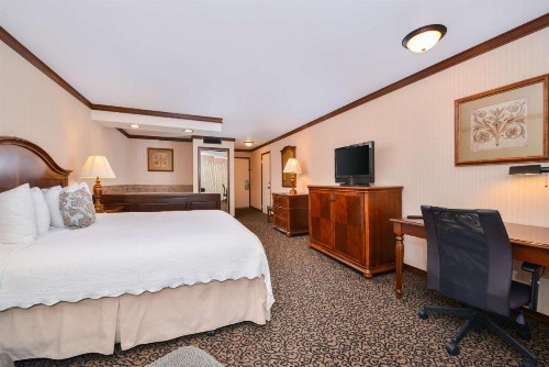Best Western Edgewater Resort - image 18