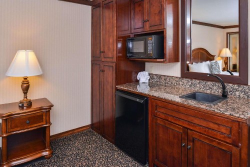 Best Western Edgewater Resort - image 19
