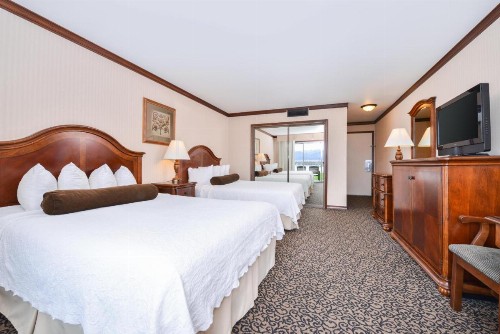 Best Western Edgewater Resort - image 20