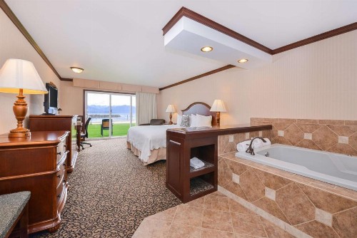 Best Western Edgewater Resort - image 3