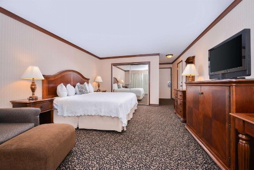 Best Western Edgewater Resort - image 31