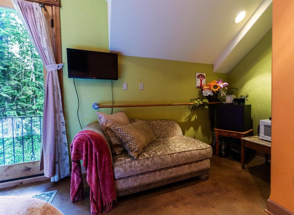 Talus Rock Retreat - image 7
