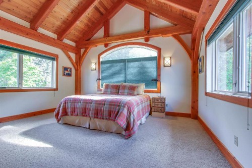 Bottle Bay Lakefront Lodge - image 3