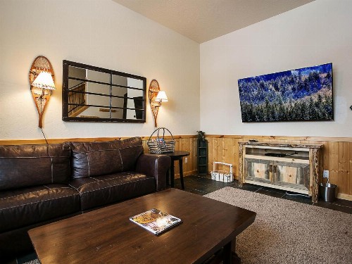 Crystal Springs Chalet - image 11
