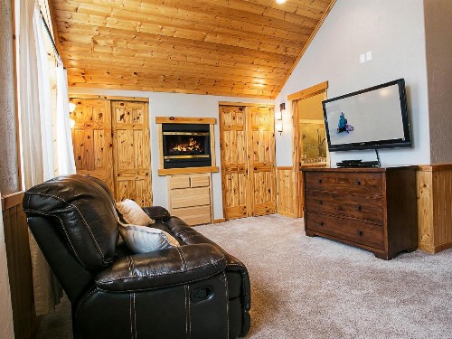 Crystal Springs Chalet - image 18