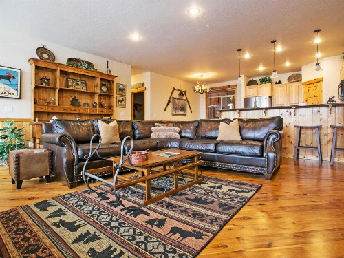 Crystal Springs Chalet - image 8