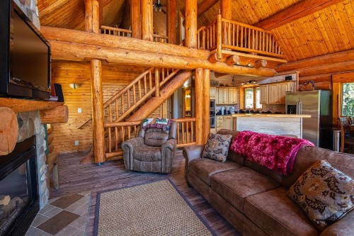 Mogul Hill Cabin - image 8