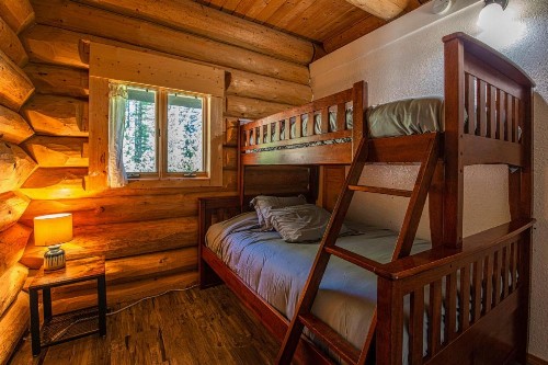 Mogul Hill Cabin - image 9
