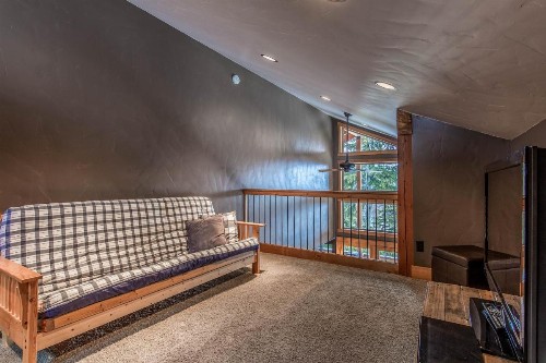 3 Bed 3 Bath Vacation home in Schweitzer Mountain - image 6