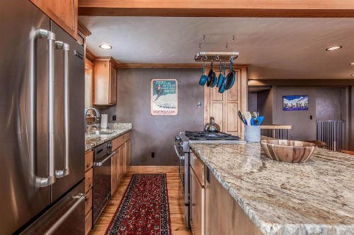 3 Bed 3 Bath Vacation home in Schweitzer Mountain - image 7