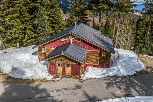 3 Bed 3 Bath Vacation home in Schweitzer Mountain - image 9
