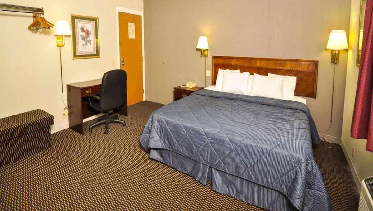 Best Budget Inn Sandusky - image 2