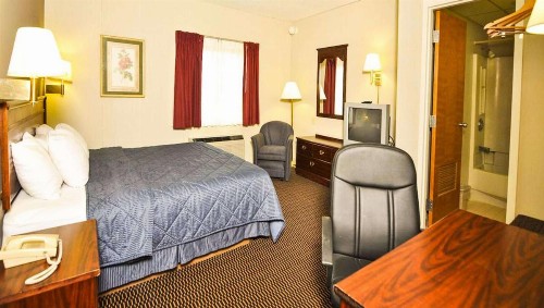Best Budget Inn Sandusky - image 3