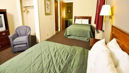 Best Budget Inn Sandusky - image 8