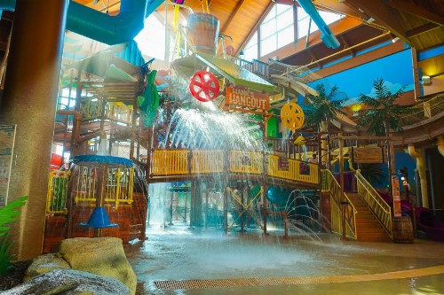 Cedar Point Castaway Bay Indoor Water Park - image 16