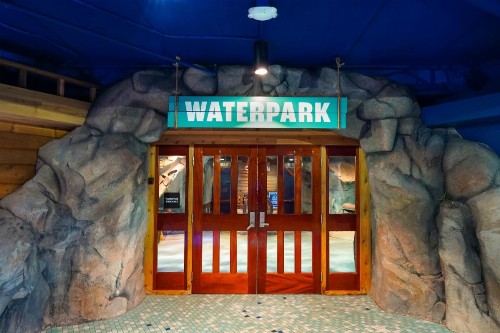 Cedar Point Castaway Bay Indoor Water Park - image 41
