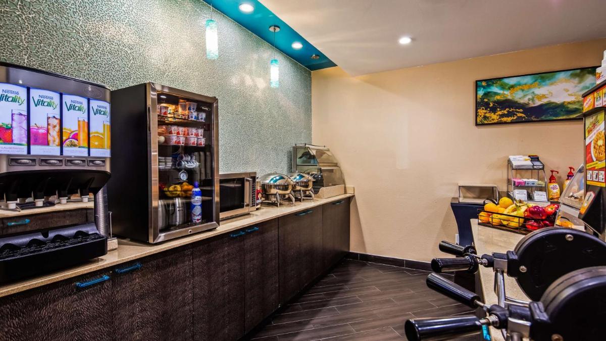 Best Western Plus Sanford Airport/Lake Mary Hotel - image 6