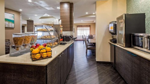 Best Western Plus Sanford Airport/Lake Mary Hotel - image 7