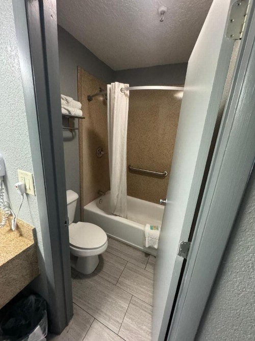 Budget Inn Sanford International Airport - image 24