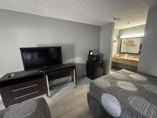 Budget Inn Sanford International Airport - image 30