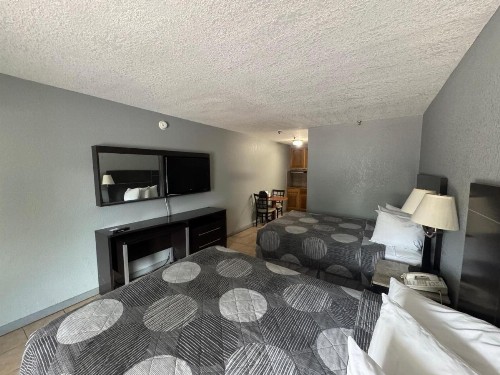 Budget Inn Sanford International Airport - image 42