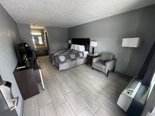 Budget Inn Sanford International Airport - image 43