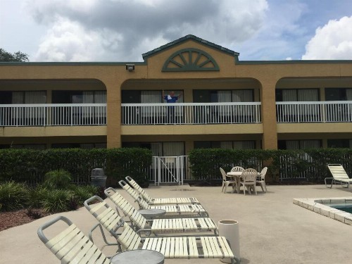 Budget Inn Sanford International Airport - image 5