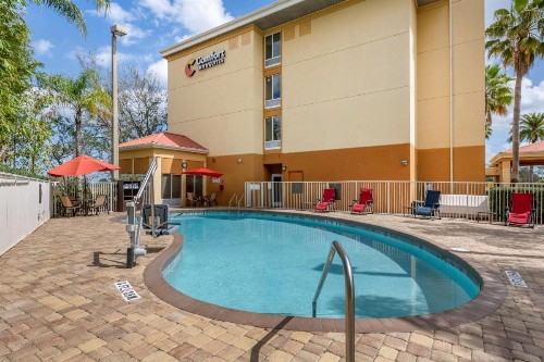 Comfort Inn & Suites Orlando North - image 14