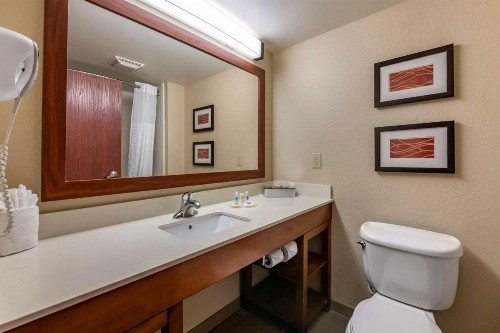 Comfort Inn & Suites Orlando North - image 15