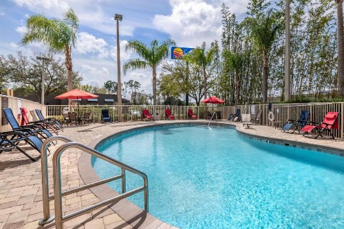 Comfort Inn & Suites Orlando North - image 18