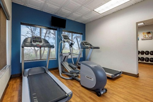 Comfort Inn & Suites Orlando North - image 35