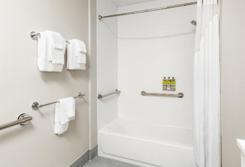 Holiday Inn Express & Suites - Sanford an IHG Hotel - image 34