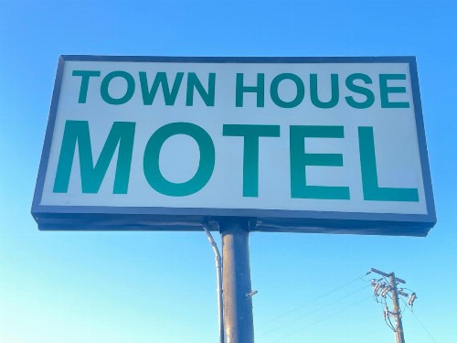 Townhouse Motel - image 15
